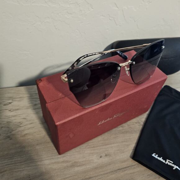 Salvatore Ferragamo SF223S Rimless Butterfly Sunglasses Rose Gold Gray Designer - Picture 4 of 14